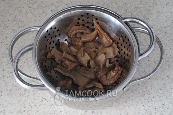Отварить грибы
