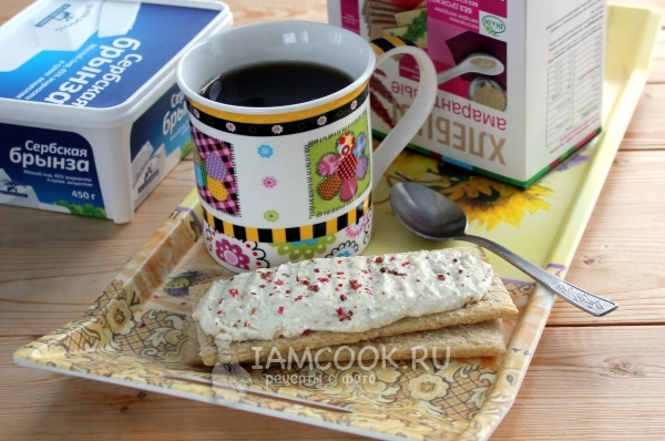 Фото закуски из брынзы с оливками