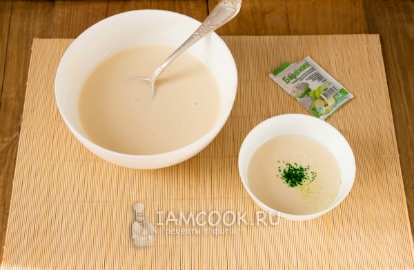 Всыпать в тесто краситель