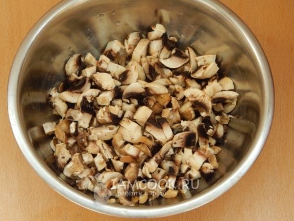 Порезать грибы