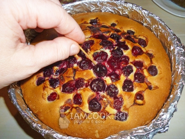 Проверить пирог спичкой на готовность