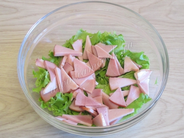 Свежий салат с ветчиной