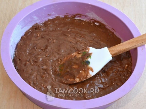 Размешать шоколадно-ореховое тесто