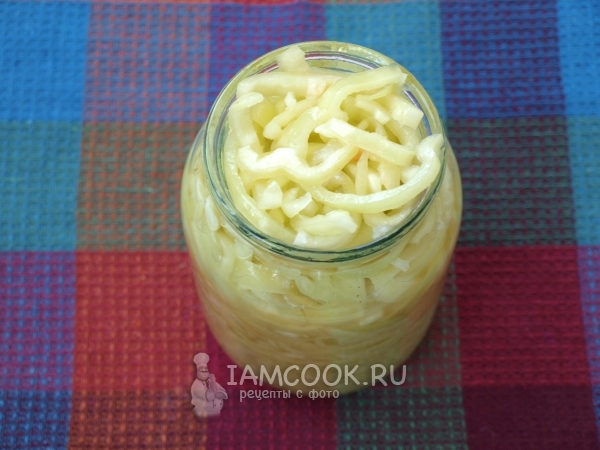 Уложить перец в банки