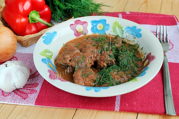 Гуляш из свинины в мультиварке