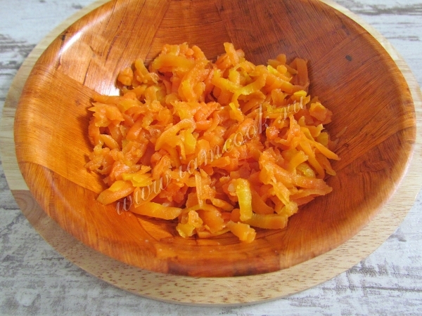 отварная тертая морковь