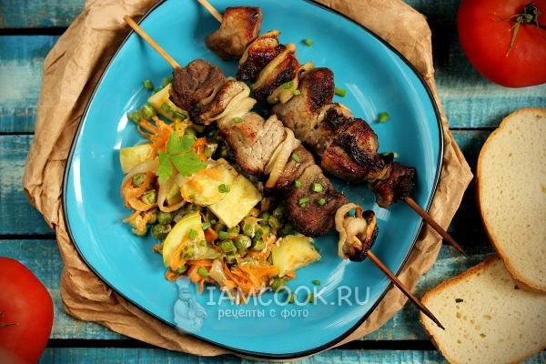 Фото шашлыка из свинины с овощами в духовке