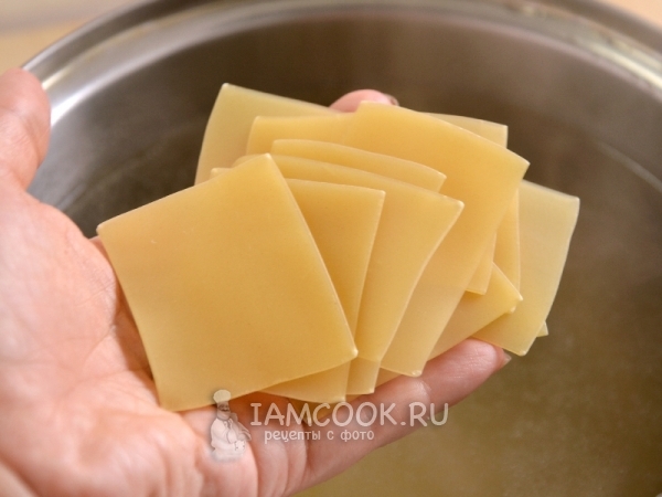 Положить макароны