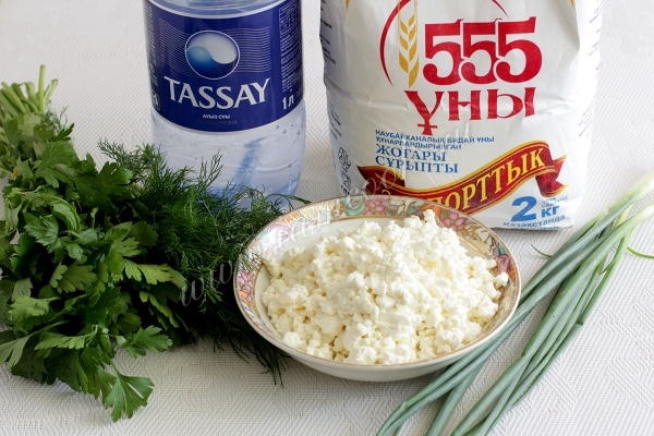 Ингредиенты для чебуреков с творогом и зеленью