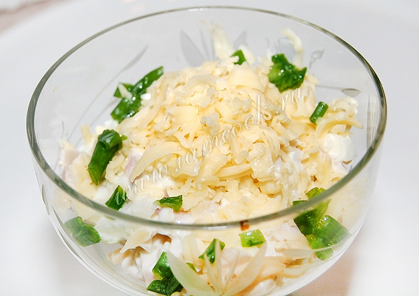 Салат из кальмаров с сыром