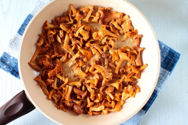 Обжарка лисичек