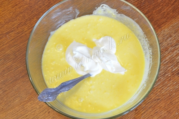 Добавить йогурт