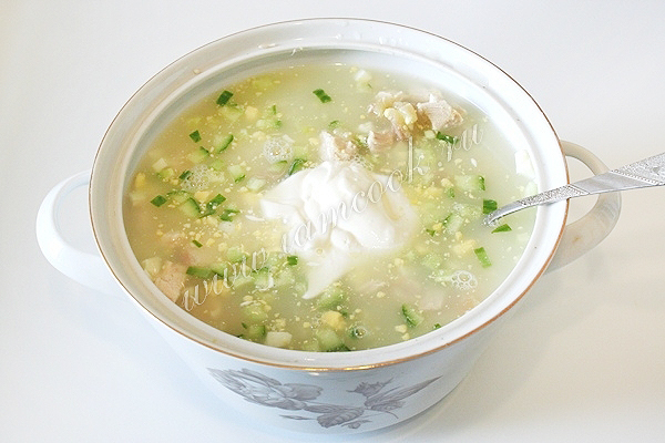 Залили сывороткой и добавили сметану