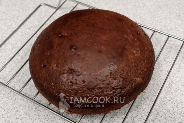 Готовый бисквит с вареньем