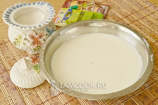 Всыпать сахар в молоко