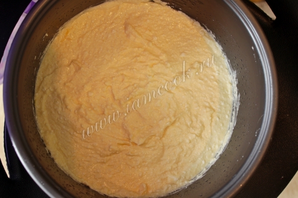 Тесто в чаше мультиварки