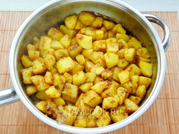 Обжарить картофель