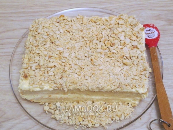 Обсыпать орехами