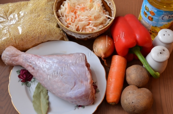 Ингредиенты для щей из квашеной капусты с пшеном