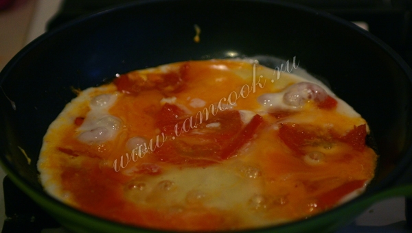 Яичница на сковороде