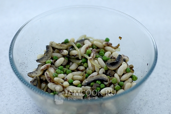 Рецепт постного салата с фасолью