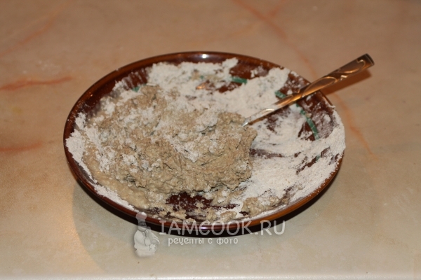 Перемешиваем тесто