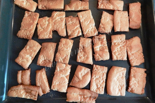 Сухари домашние, бисквитные