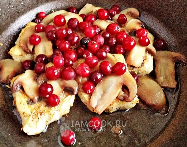 Добавить клюкву