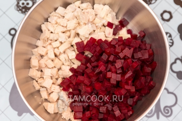 Порезать мясо и бурак