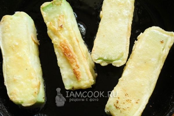 Кабачковые палочки в кляре