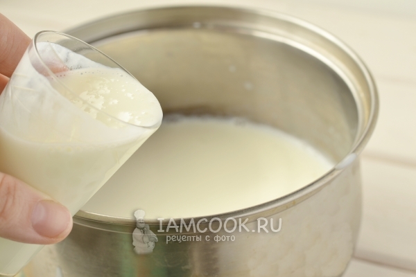 Влить кефир