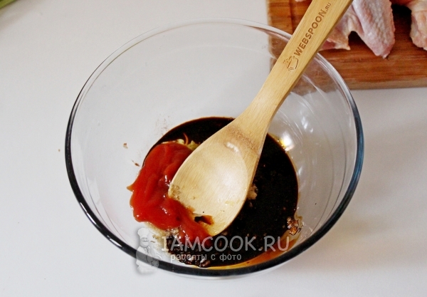 Кетчуп и соевый соус