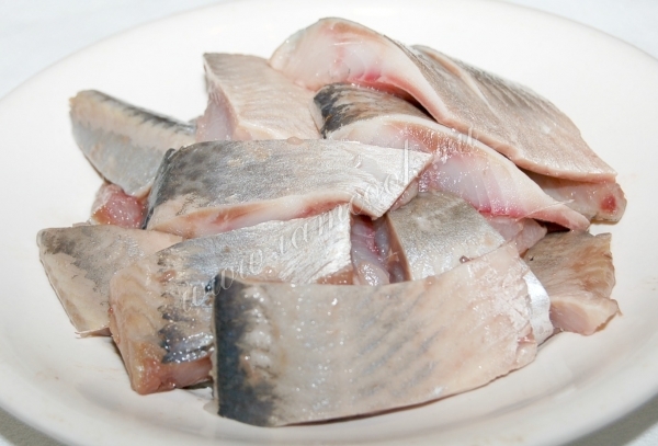 Кусочки селедки