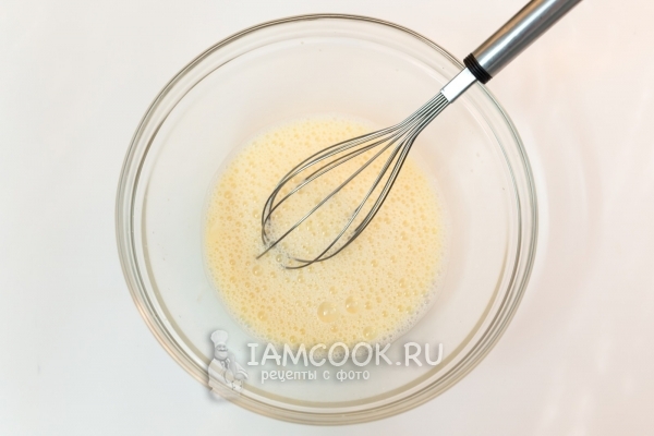 Яйцо с солью и молоком