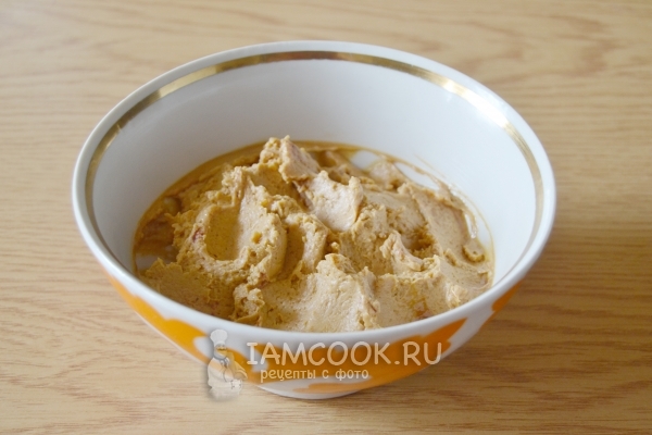 Взбить масло со сгущенкой