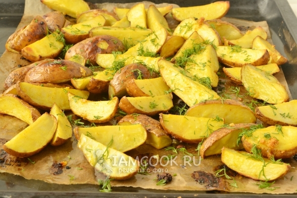 Картофель по деревенски, запеченный в духовке