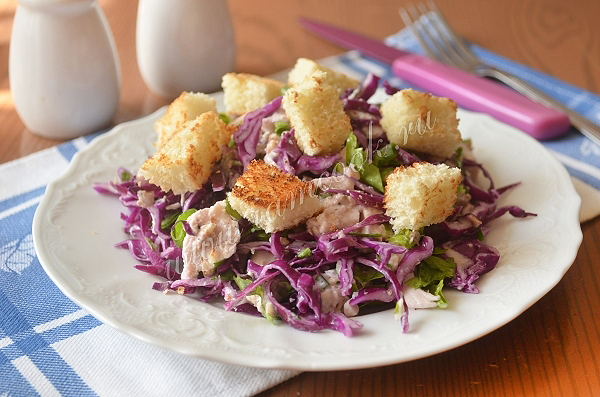 Салат с курицей и грецкими орехами