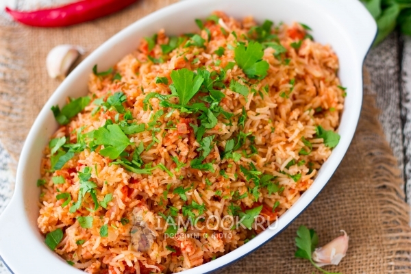 Готовый мексиканский красный рис