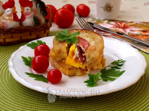 Фото горячих бутербродов с колбасой и яйцом