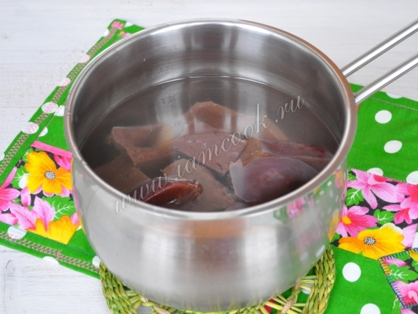 Печень в кастрюле