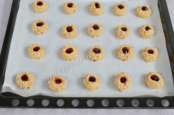 Выпекаем печенье с джемом Махеев