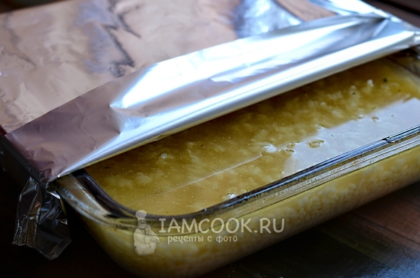 Залить рис бульоном