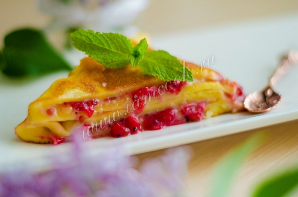 Рецепт омлета со свежей смородиной