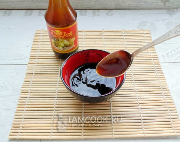 Влить устричный соус