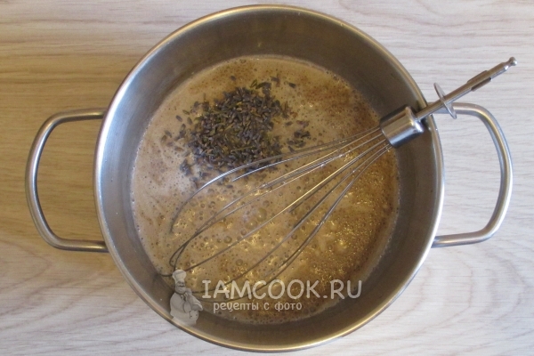 Всыпать цветы лаванды