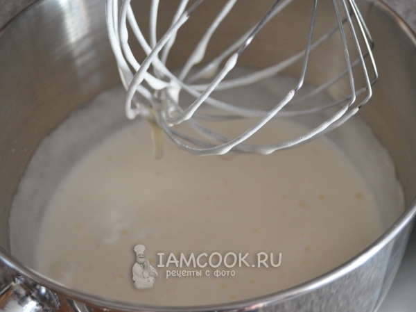 Взбить яйца с сахаром