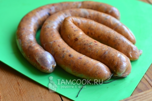 Начинить колбаски фаршем