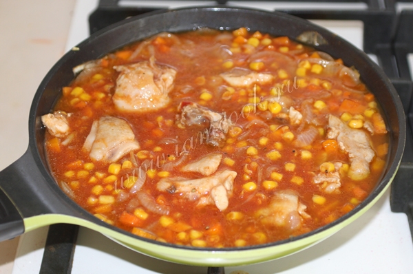 тушение курицы с овощами по мексикански