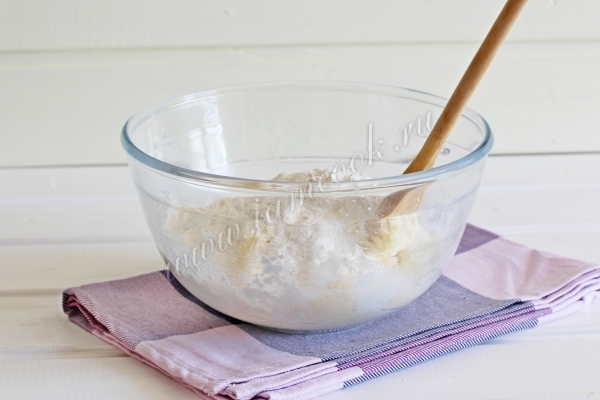 Добавить муку