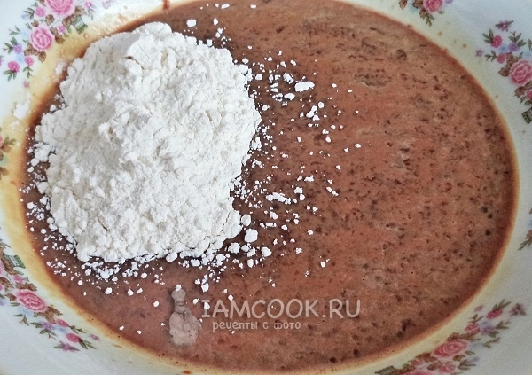 Всыпать муку